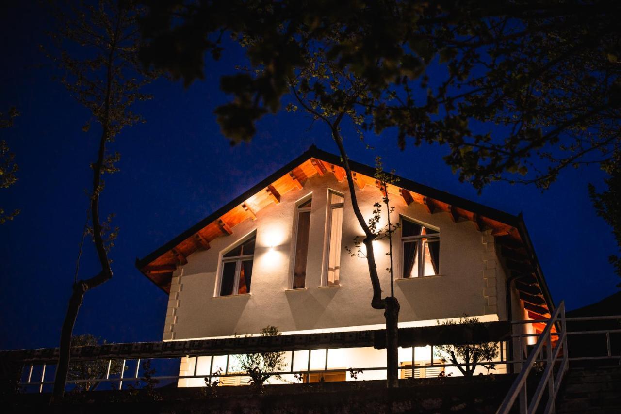 Xhuli Guesthouse Shkodër エクステリア 写真