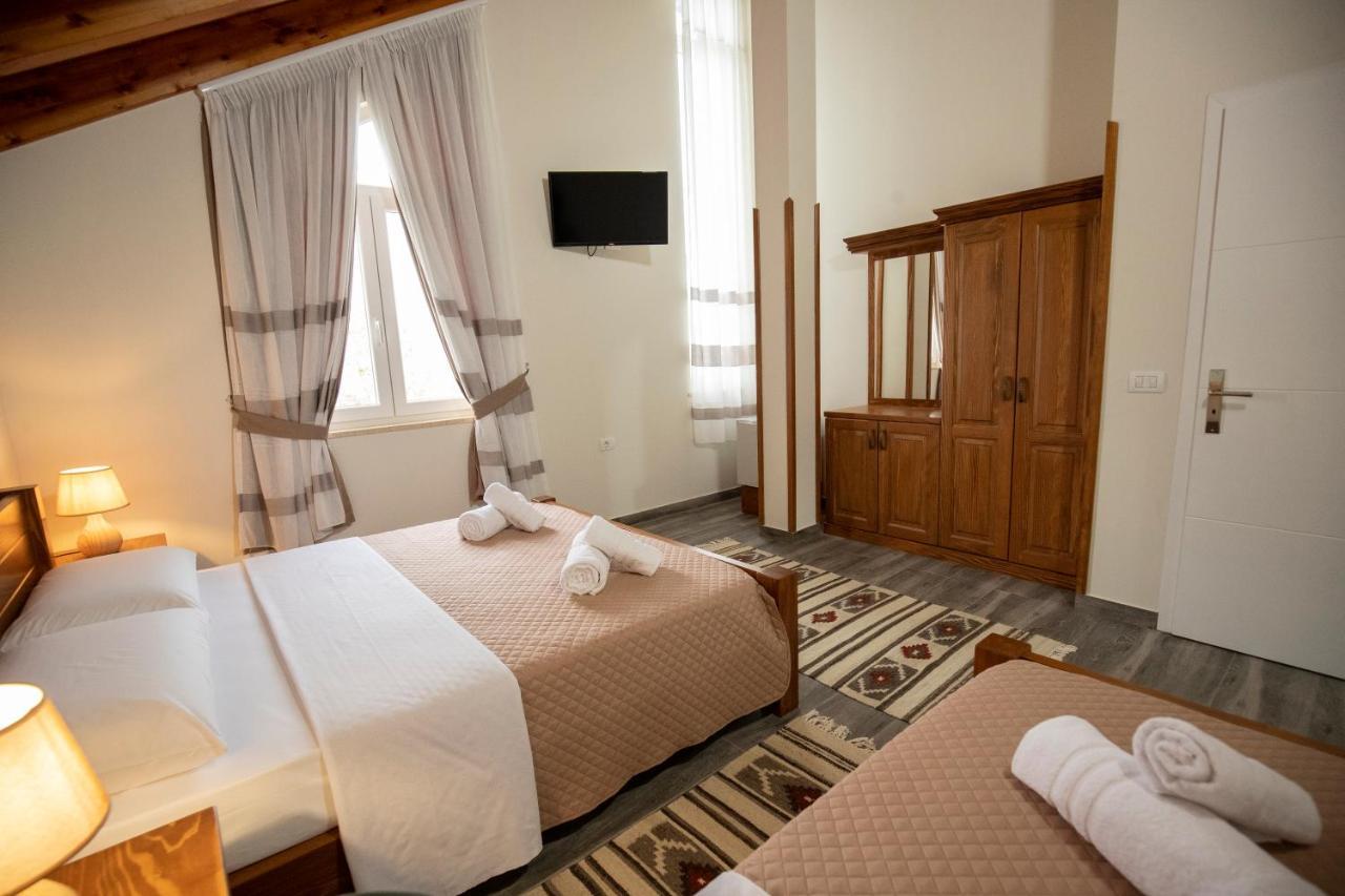 Xhuli Guesthouse Shkodër エクステリア 写真
