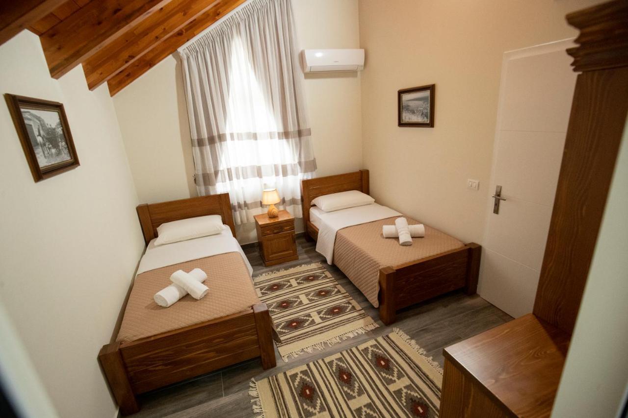 Xhuli Guesthouse Shkodër エクステリア 写真