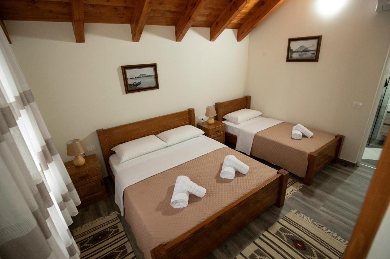 Xhuli Guesthouse Shkodër エクステリア 写真
