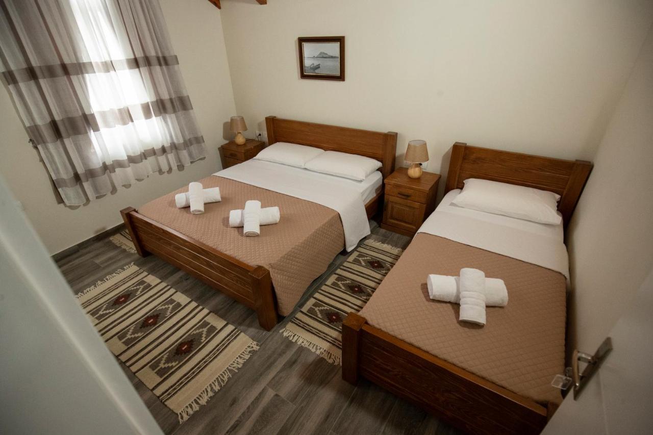 Xhuli Guesthouse Shkodër エクステリア 写真