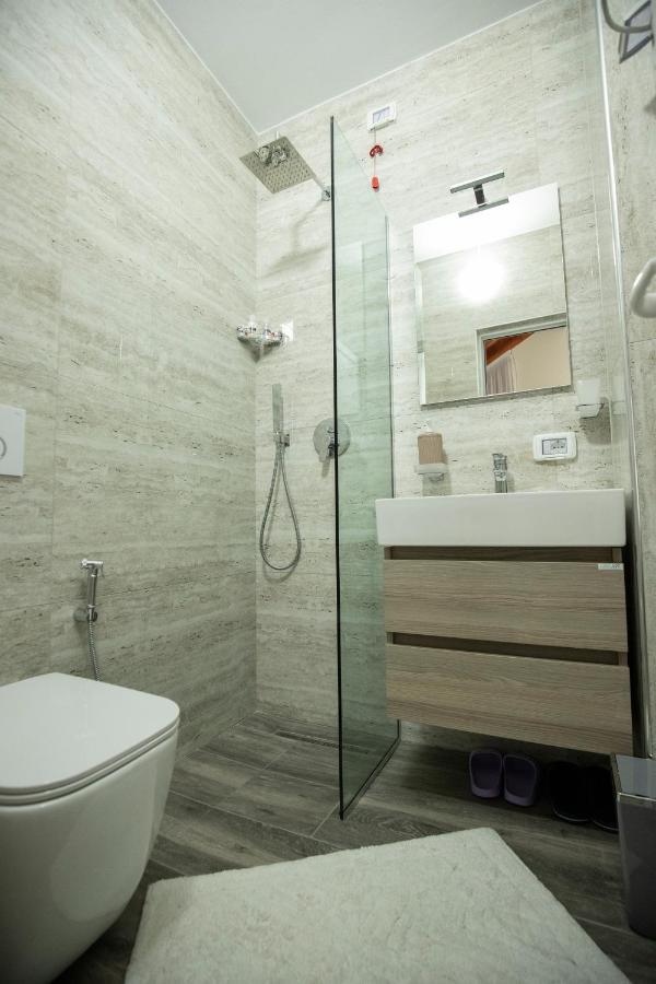 Xhuli Guesthouse Shkodër エクステリア 写真