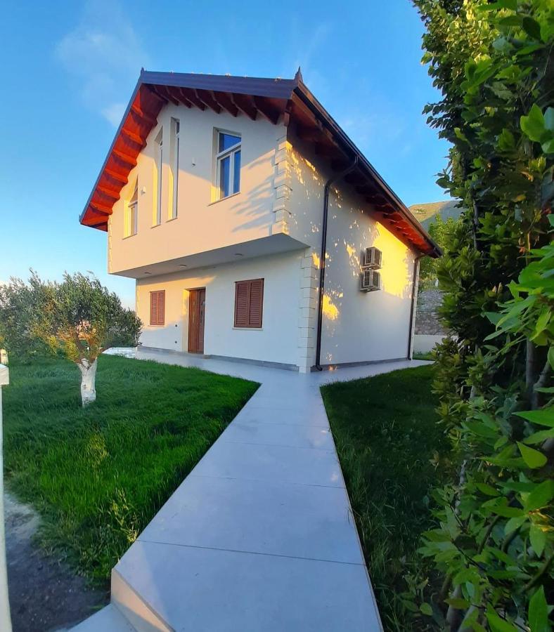 Xhuli Guesthouse Shkodër エクステリア 写真