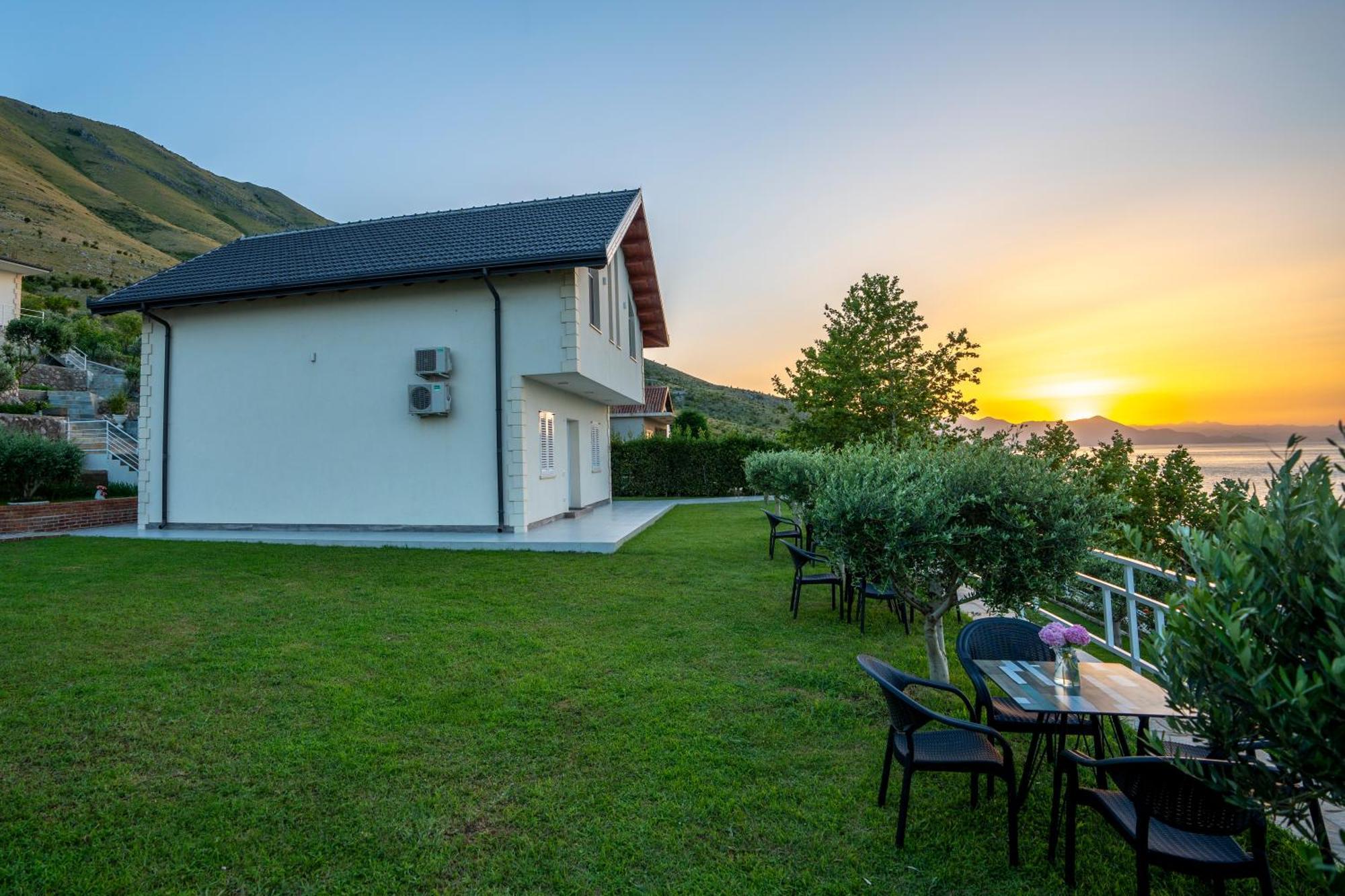 Xhuli Guesthouse Shkodër エクステリア 写真
