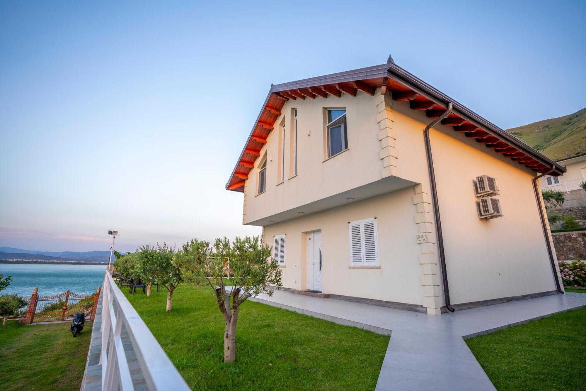 Xhuli Guesthouse Shkodër エクステリア 写真