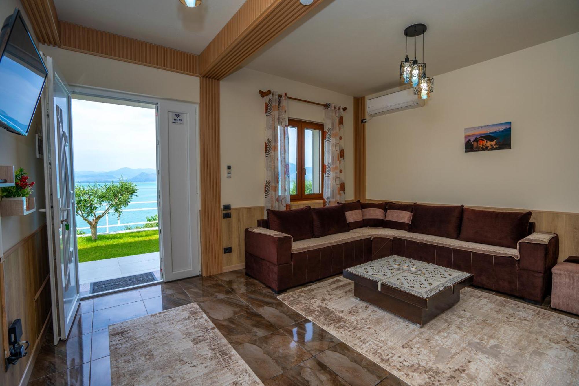 Xhuli Guesthouse Shkodër エクステリア 写真