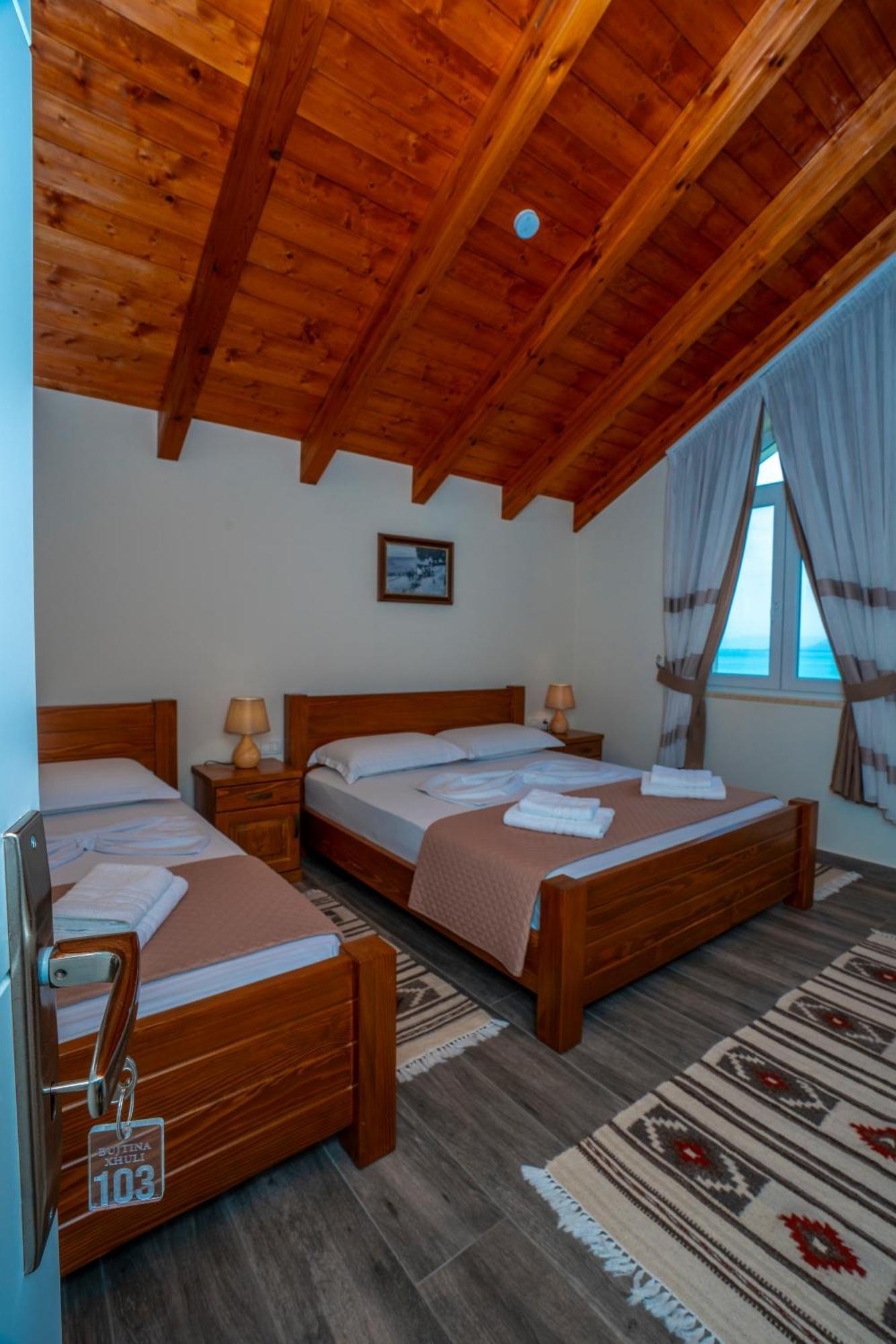 Xhuli Guesthouse Shkodër エクステリア 写真